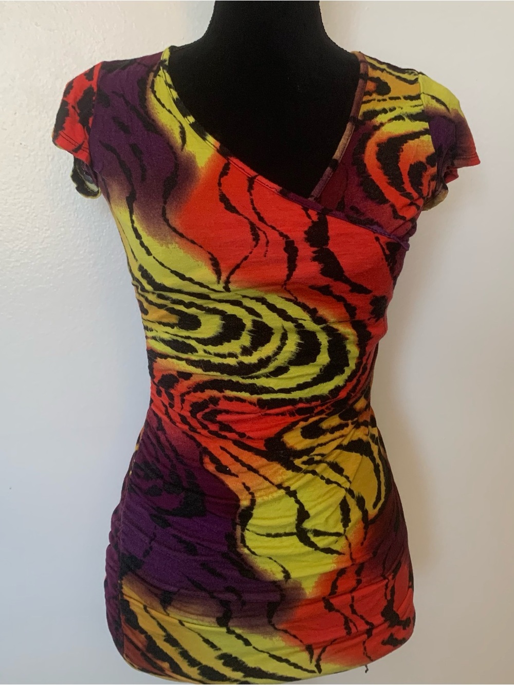 Silvergate Red Trim Printed Top